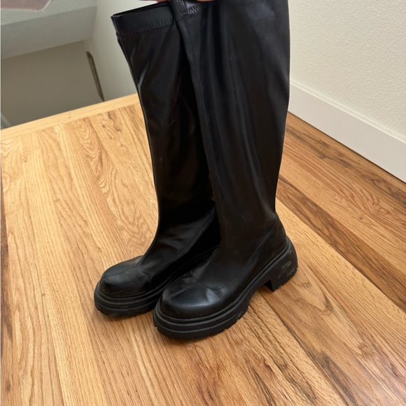 Black Platform Boots - Picture 3 of 7
